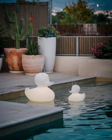 La lampe Duck-Duck petite 31 cm - lampe flottante rechargeable jaune ou blanc
