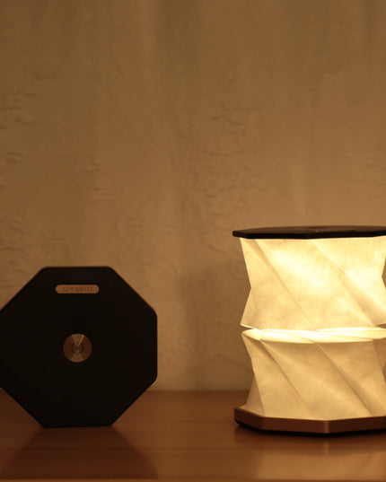 Lampe hexagonale Twist: Noyer massif