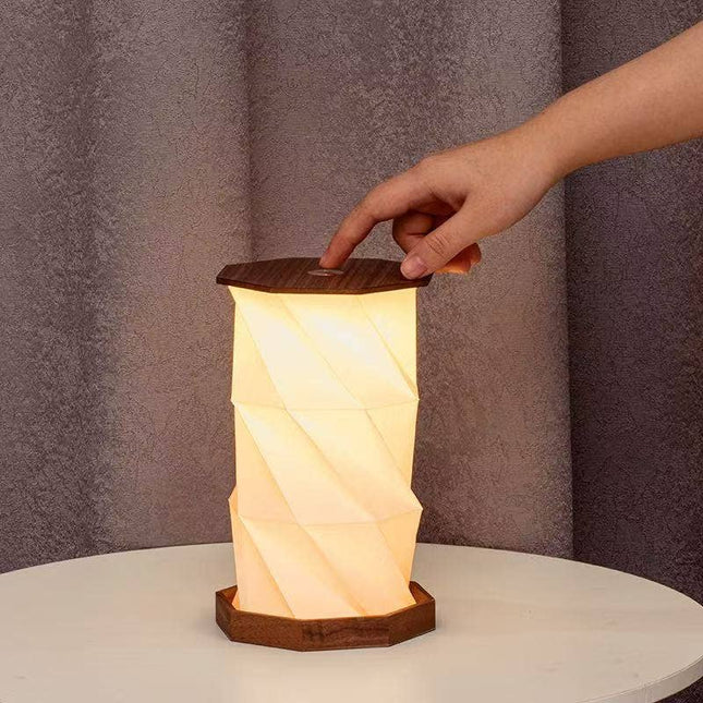 Lampe hexagonale Twist: Noyer massif