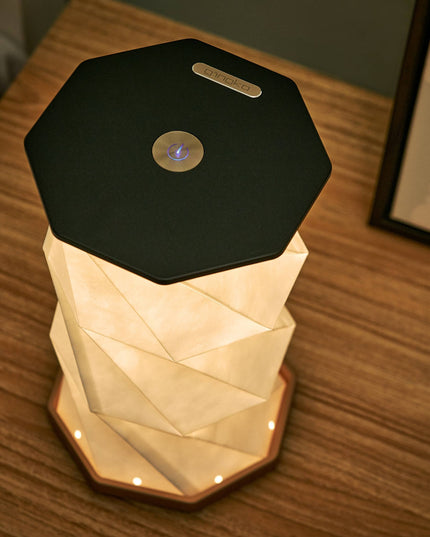 Lampe hexagonale Twist: Noyer massif