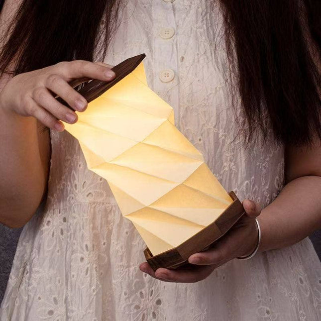 Lampe hexagonale Twist: Noyer massif