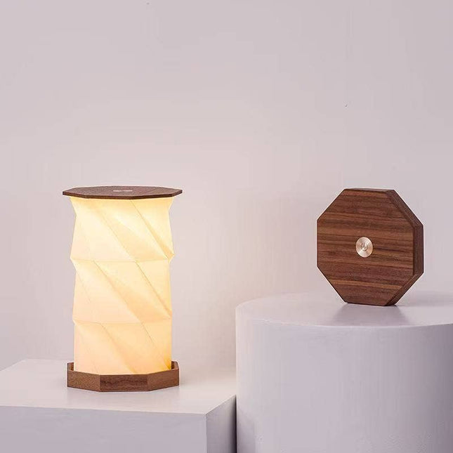 Lampe hexagonale Twist: Noyer massif