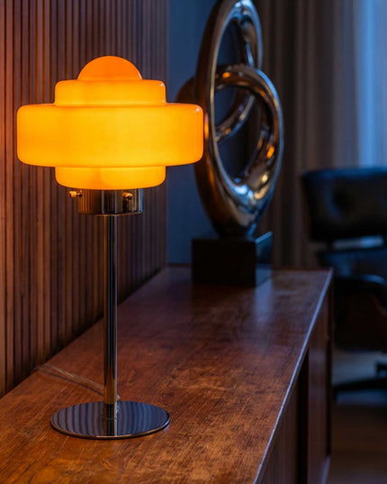 Lampe à poser en verre coloré et métal chromé Zéni: Orange
