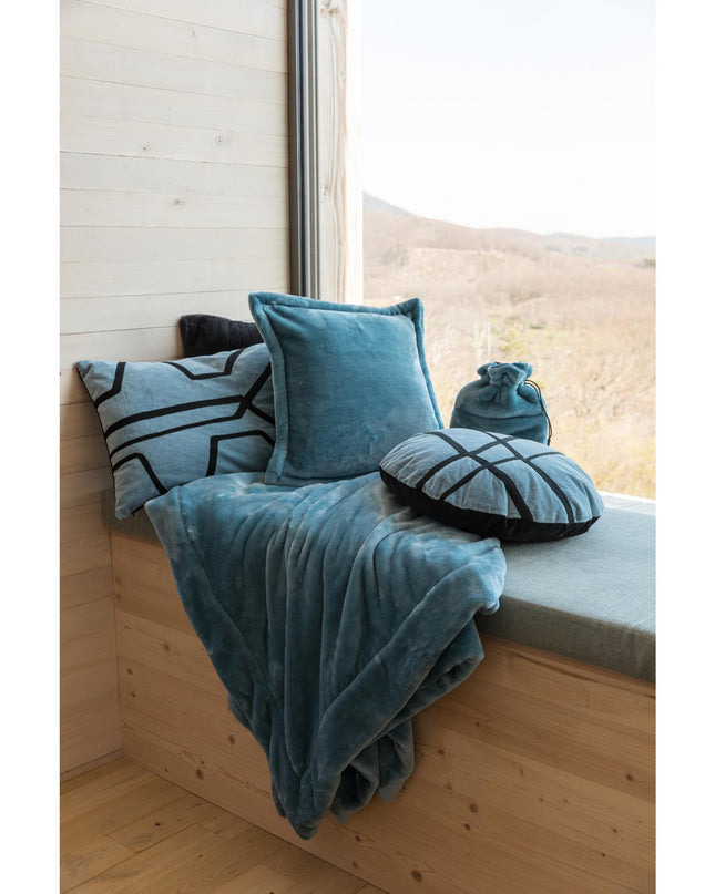 Coussin Fara brodé Quartz 45 x 45
