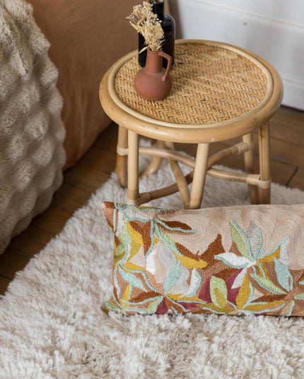 Coussin brodé floral